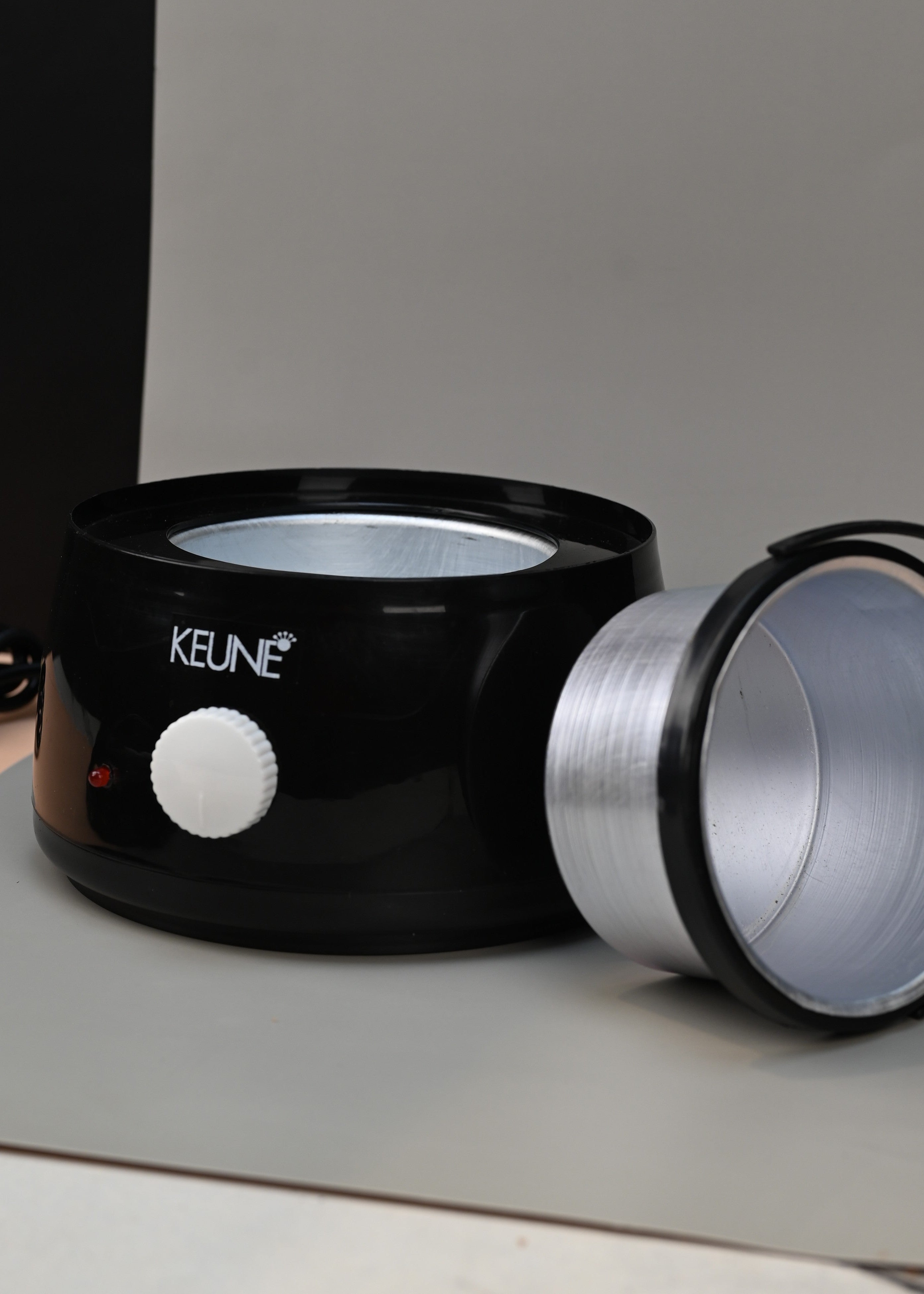 KEUNE WAX MACHINE