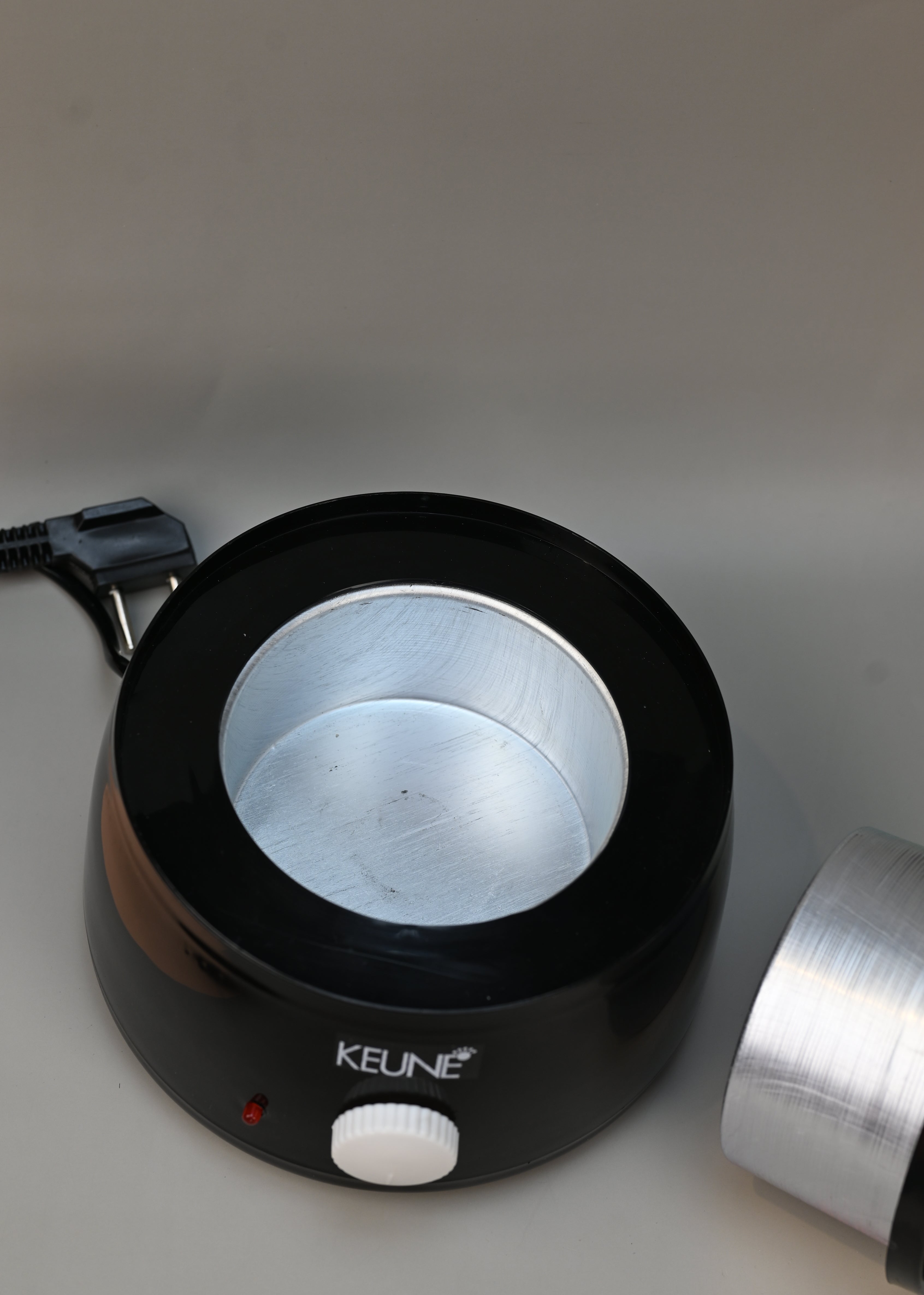 KEUNE WAX MACHINE